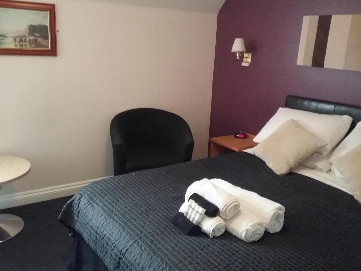 The Consort * Netley